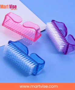 portable-nail-brush-with-handle.jpg – Compact travel-friendly nail brush for daily care.