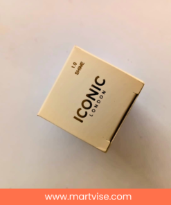 iconic-london-highlighter-0.5-application.jpg – Woman applying Iconic London 0.5 highlighter for radiant finish.