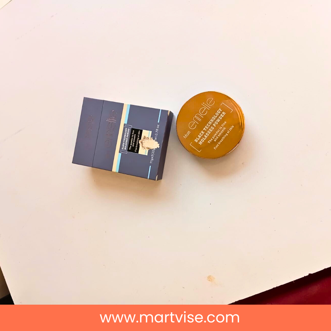 matt-emelie-powder-application.jpg – Applying Matt Emelie Compact Powder for smooth matte finish.