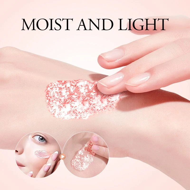 sadoer-dragon-blood-face-cream-pump.jpg — Sadoer anti-ageing facial cream in elegant gold pump dispenser for daily skincare